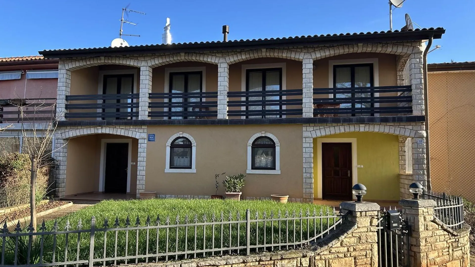 Spacious Holiday Home In Verteneglio Brtonigla