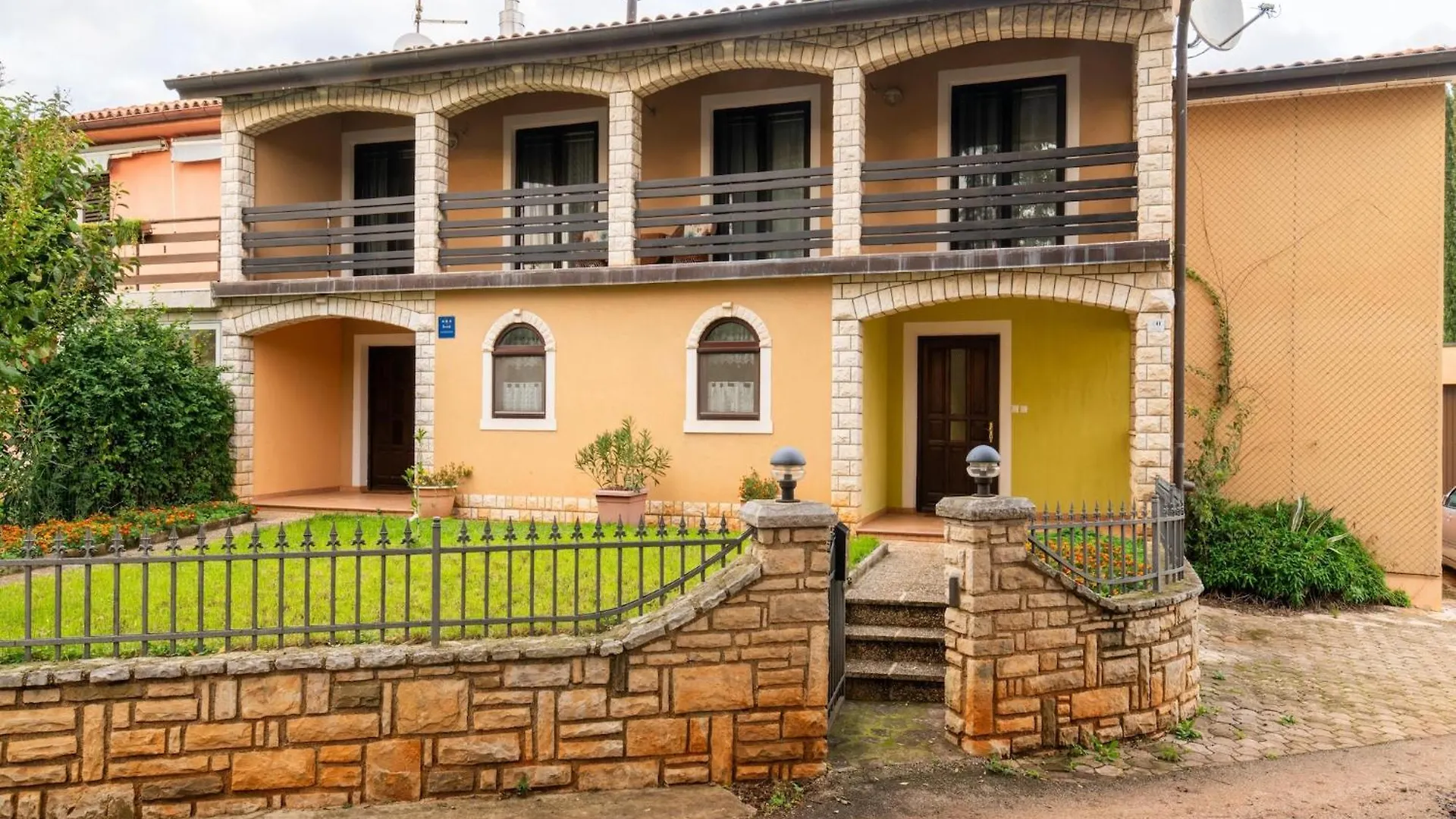 Spacious Holiday Home In Verteneglio Brtonigla