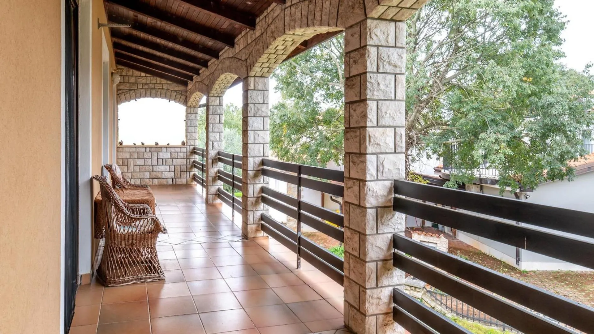 Spacious Holiday Home In Verteneglio Brtonigla